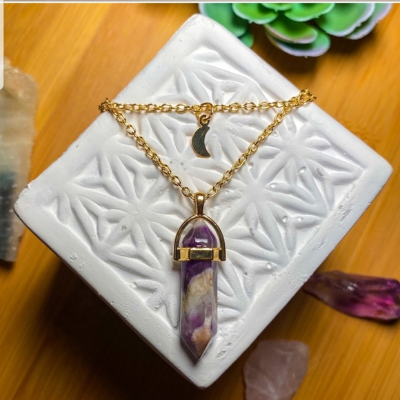 ♡Connie♡ Layered Pendant Necklace - Picture 2 of 3